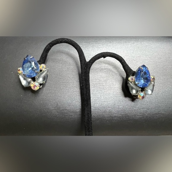 Garne Vintage Clip On Earrings AB & Blue Rhinestone with  Satin Glass gorgeous - Picture 8 of 8